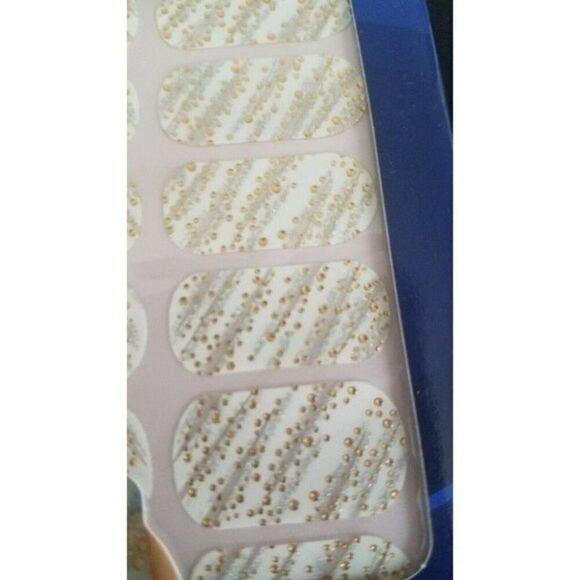 Broadway Nail Art Strips 3D Silver & Gold Sparkle Sticker 18 Strip Pack 60306 - Picture 2 of 4